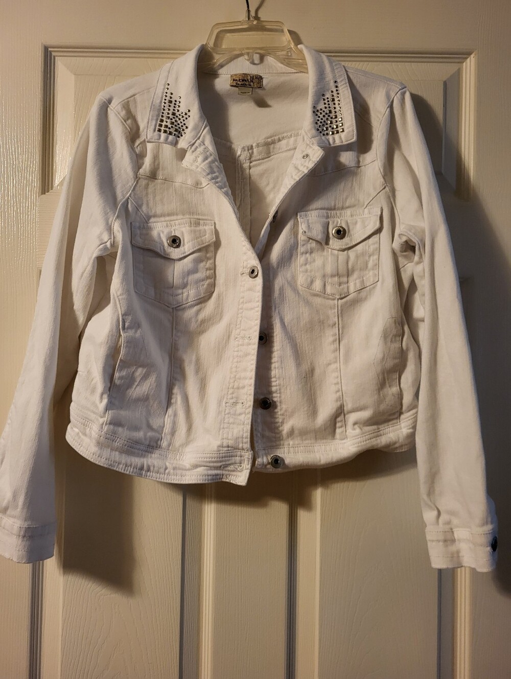 One World XL White Stud-Collar Womens Denim Jacket